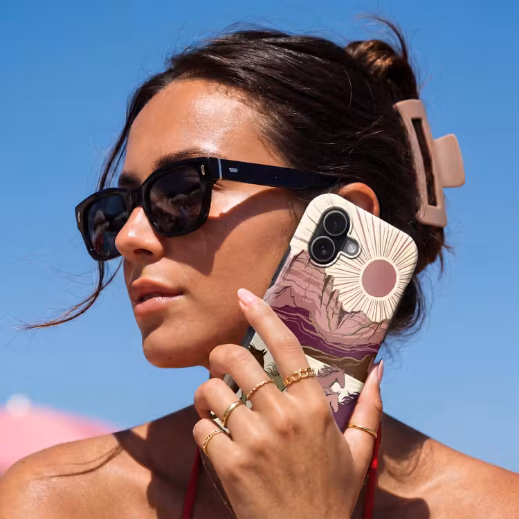 Paarden - Rennend - Woestijn - Natuur - Abstract Toughcase MagSafe Apple iPhone 17 klein -Sfeer2V