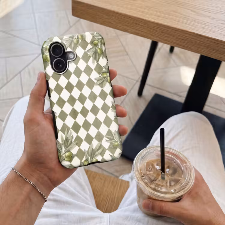Plant - Olijftakken - Waterverf - Mediterraan - Groen Toughcase MagSafe Apple iPhone 17 klein -Sfeer1M