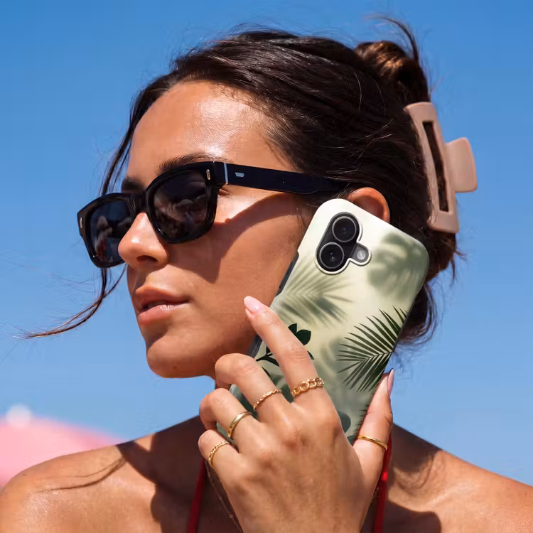 Planten - Bladeren - Schaduwen - Groen - Modern Toughcase MagSafe Apple iPhone 17 klein -Sfeer2V