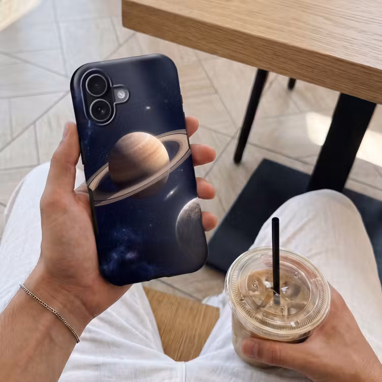 Planeten - Saturnus - Ruimte Toughcase MagSafe Apple iPhone 17 klein -Sfeer1M