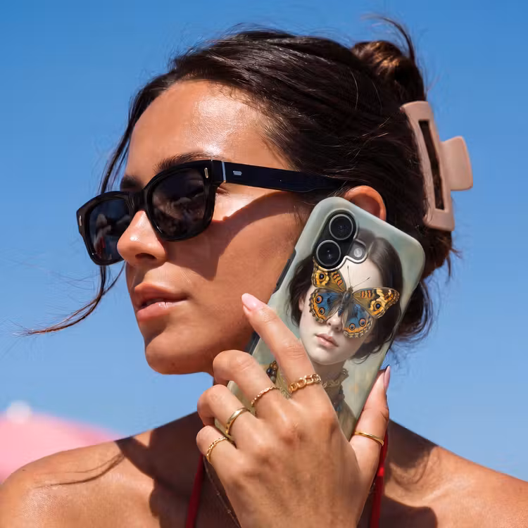Portret - Vlinder - Kleurrijk Toughcase MagSafe Apple iPhone 17 klein -Sfeer2V