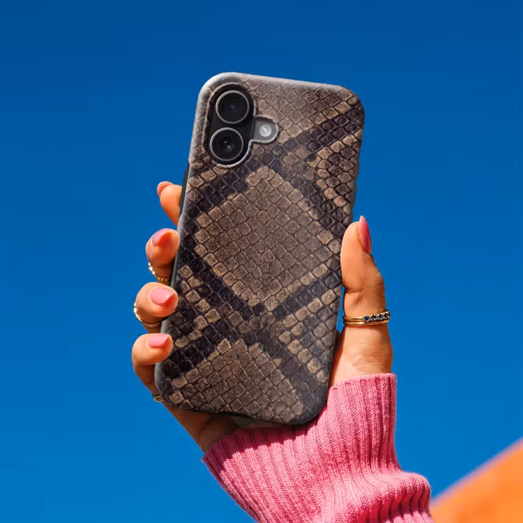 Python - Schubben - Brons Toughcase MagSafe Apple iPhone 17 klein -Sfeer1V