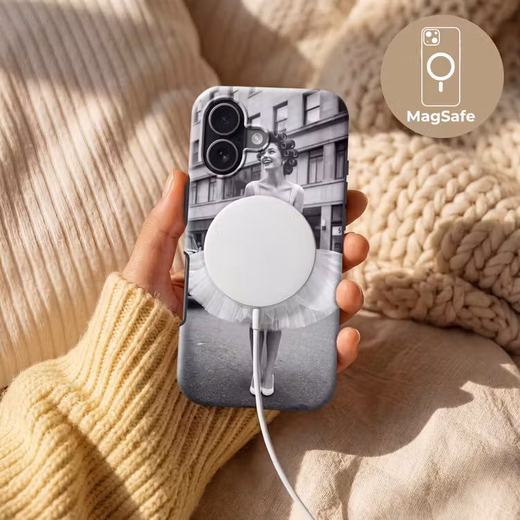 Retro - Vrouw - Zwart - Wit Toughcase MagSafe Apple iPhone 17 klein -USP_MagsafeV