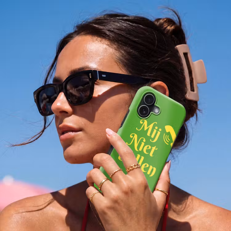 Mij niet bellen - Telefoon - Groen Toughcase MagSafe Apple iPhone 17 klein -Sfeer2V