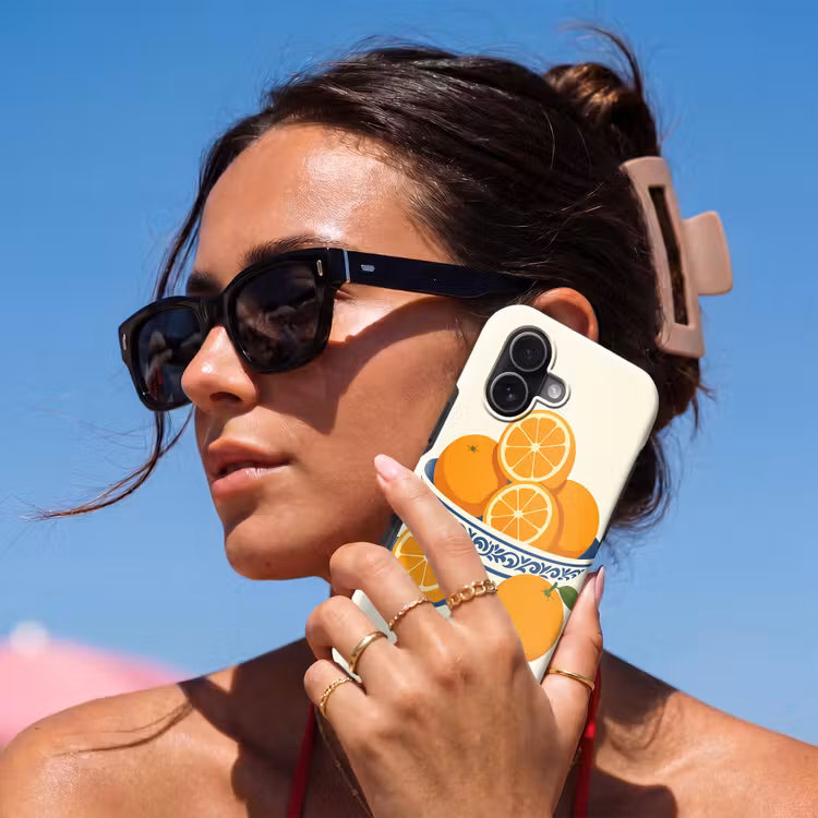 Schaal - Minimalistisch - Oranje - Sinaasappels Toughcase MagSafe Apple iPhone 17 klein -Sfeer2V