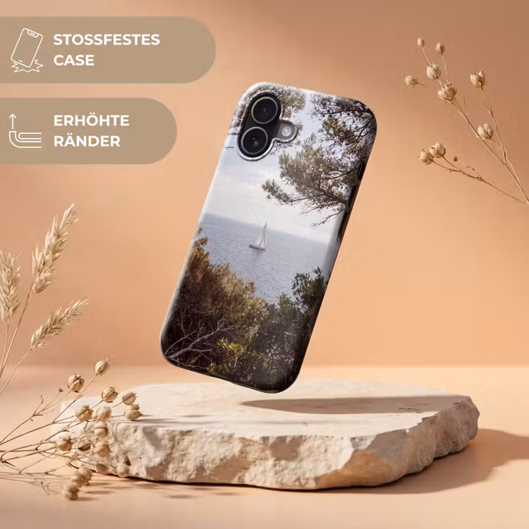Handyhülle Toughcase - Segelboot – Bäume – Wasser - Zeilboot - bomen - water Toughcase MagSafe Apple iPhone 17 klein