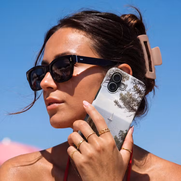 Handyhülle Toughcase - Segelboot – Bäume – Wasser - Zeilboot - bomen - water Toughcase MagSafe Apple iPhone 17 klein