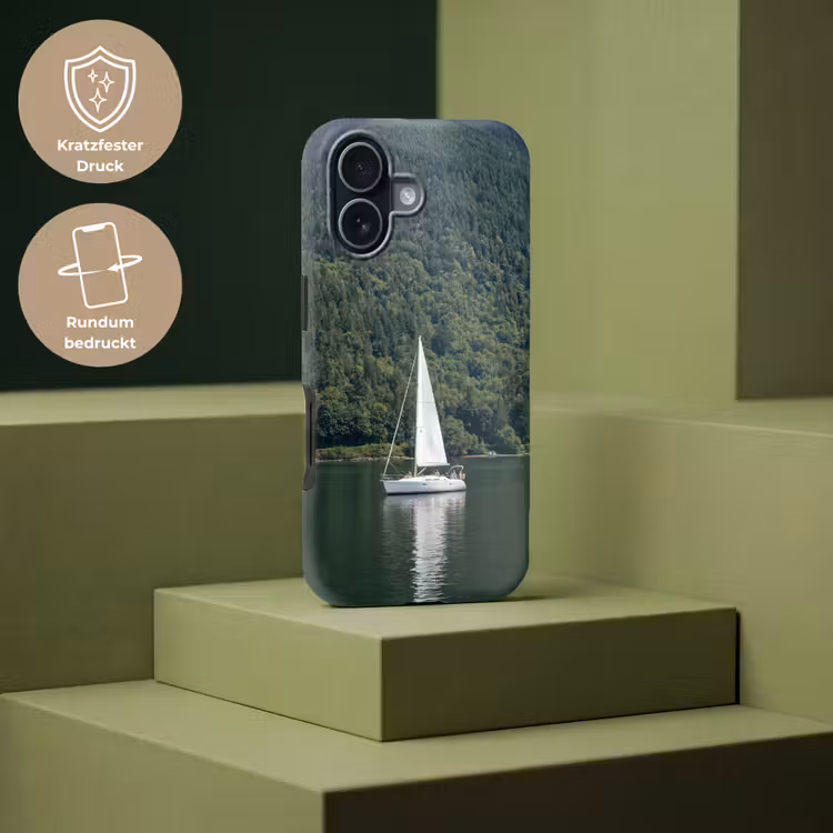 Zeilboot - Water - Bergen - Natuur - Groen Toughcase MagSafe Apple iPhone 17 klein -USP_PrintM_DE