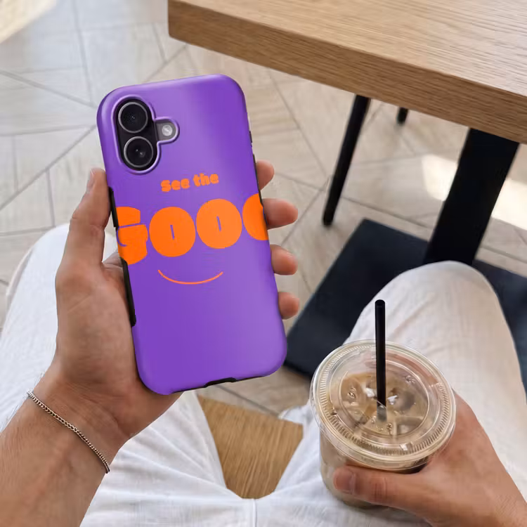 See the good - Oranje - Paars - Smiley Toughcase MagSafe Apple iPhone 17 klein -Sfeer1M