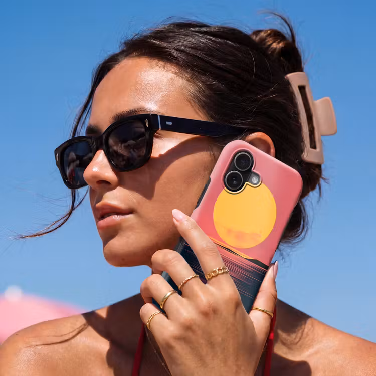 Zon - Geel - Bergen - Water Toughcase MagSafe Apple iPhone 17 klein -Sfeer2V
