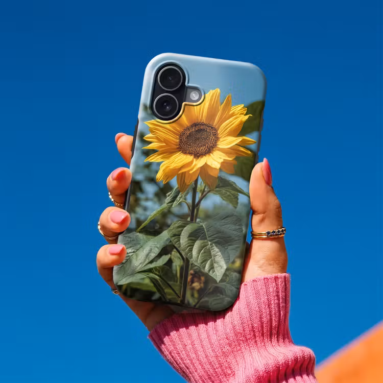 Zonnebloemen - Helderblauwer lucht - Gras Toughcase MagSafe Apple iPhone 17 klein -Sfeer1V