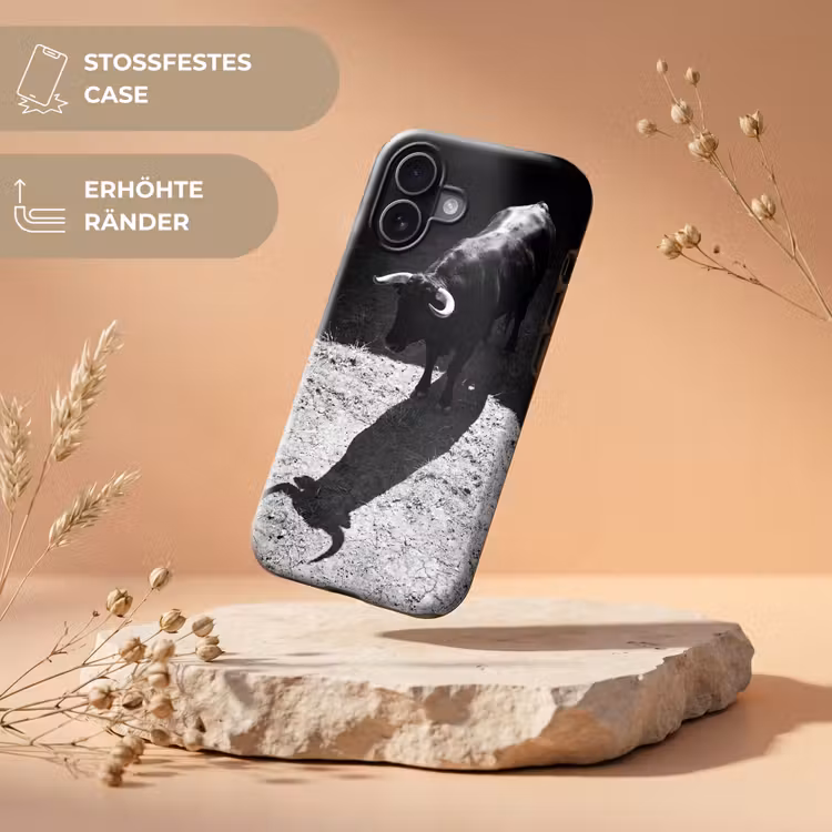 Stier - Schaduw - Dieren - Contrast - Zwart-wit Toughcase MagSafe Apple iPhone 17 klein -USP_RandenV_DE