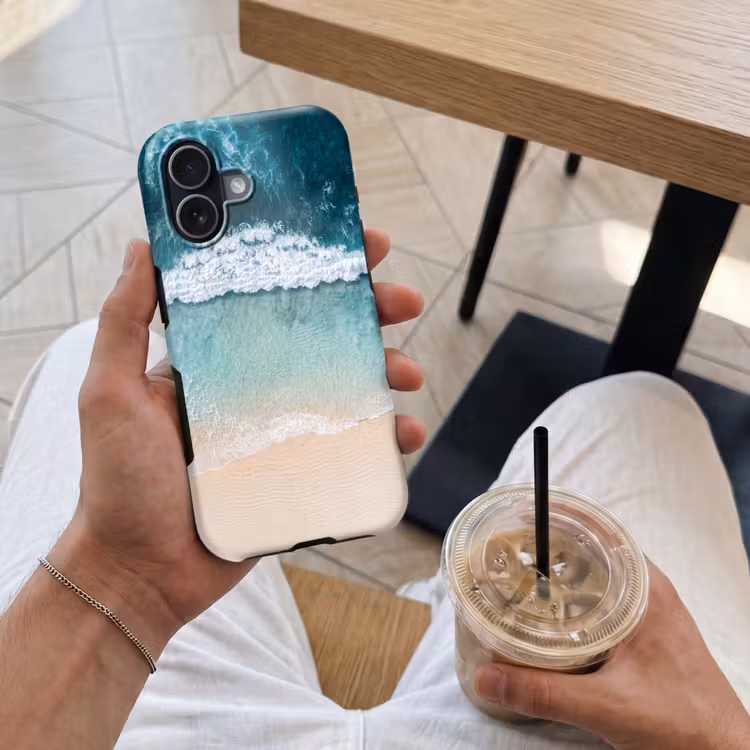 Strand - Zee - Golven - Natuur - Blauw Toughcase MagSafe Apple iPhone 17 klein -Sfeer1M
