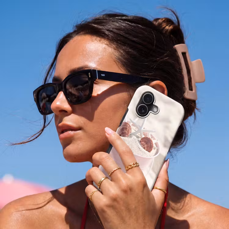 Strand - Schelpen - Zomer - Roze - Decoratie Toughcase MagSafe Apple iPhone 17 klein -Sfeer2V