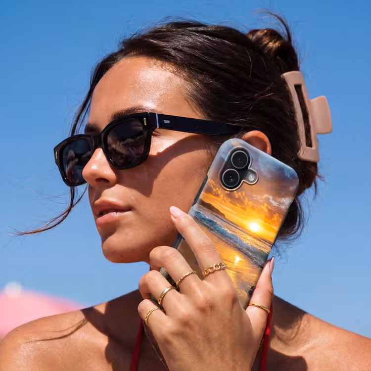 Strand - Zonsondergang - Golven - Natuur - Oranje Toughcase MagSafe Apple iPhone 17 klein -Sfeer2V