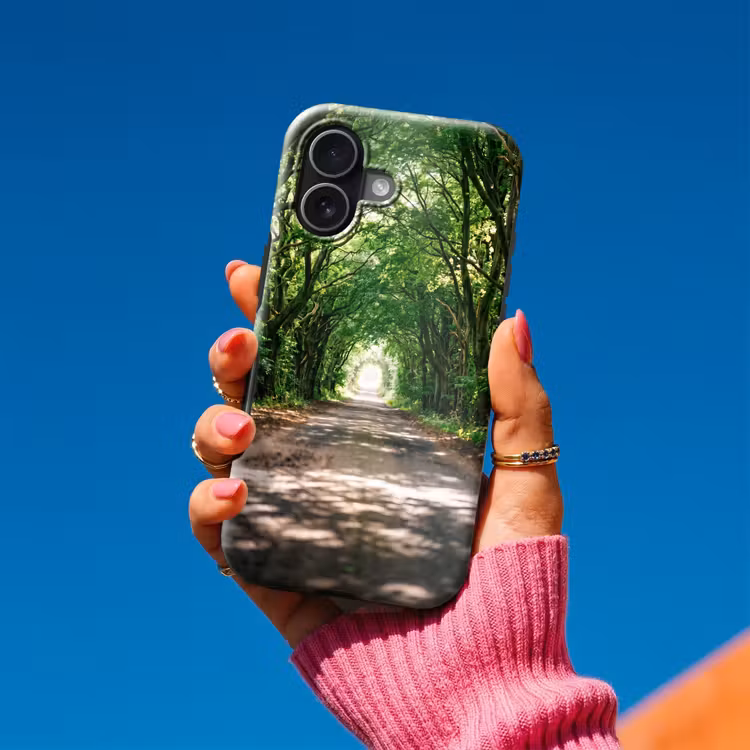 Weg - Bomen - Natuur - Groen Toughcase MagSafe Apple iPhone 17 klein -Sfeer1V