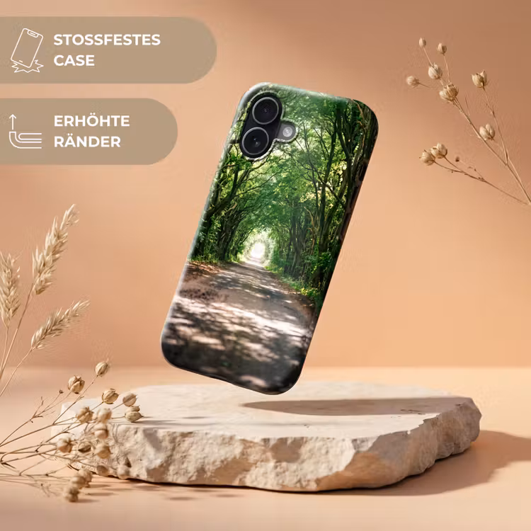 Weg - Bomen - Natuur - Groen Toughcase MagSafe Apple iPhone 17 klein -USP_RandenV_DE