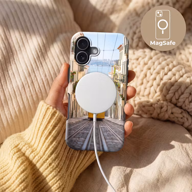 Tram - Straat - Stad - Architectuur - Geel Toughcase MagSafe Apple iPhone 17 klein -USP_MagsafeV