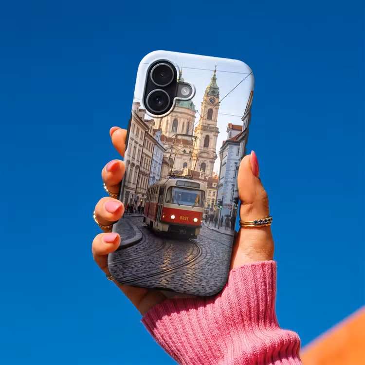 Tram - Straat - Stadsgezicht - Klassiek - Rood Toughcase MagSafe Apple iPhone 17 klein -Sfeer1V