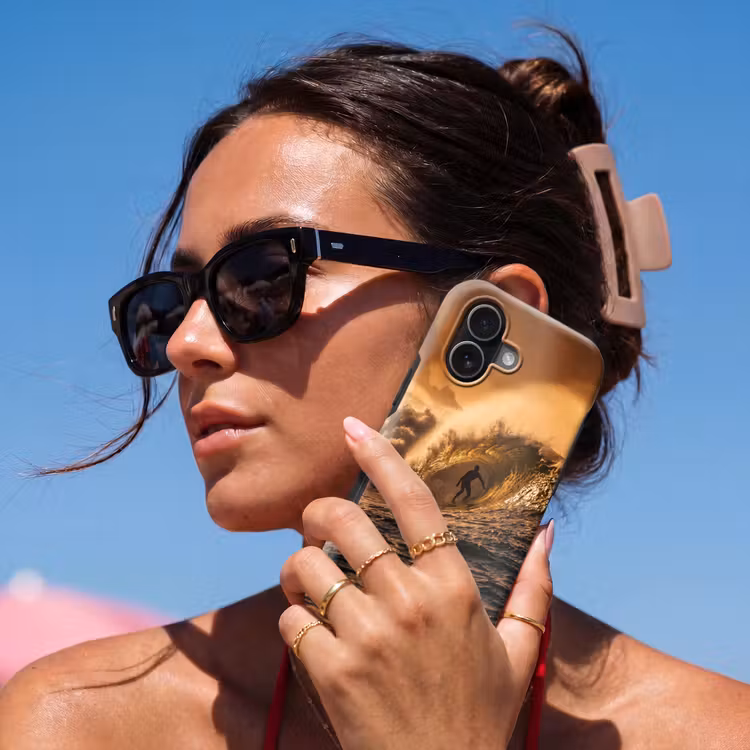 Surfer - Golf - Oceaan - Sport - Oranje Toughcase MagSafe Apple iPhone 17 klein -Sfeer2V