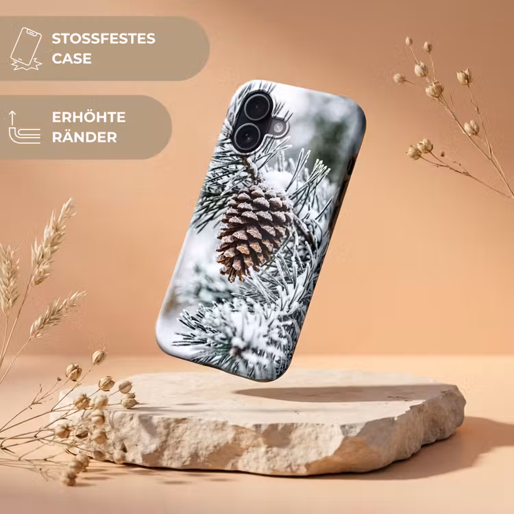 Dennenappel - Tak - Sneeuw - Winter - Sfeervol Toughcase MagSafe Apple iPhone 17 klein -USP_RandenV_DE
