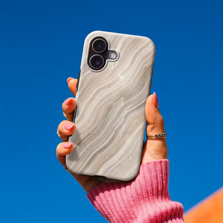 Textuur - Golvend - Abstract - Modern - Beige Toughcase MagSafe Apple iPhone 17 klein -Sfeer1V