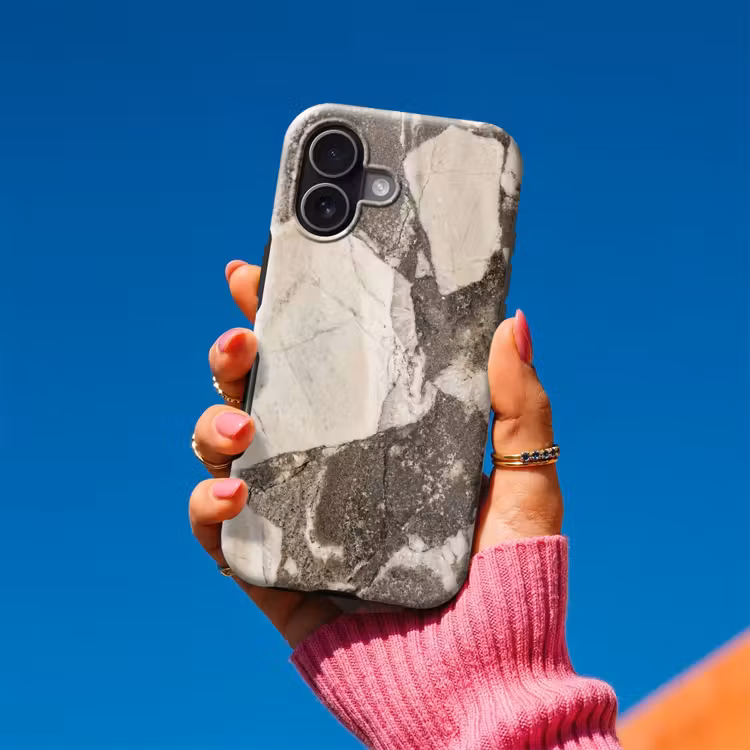 Textuur - Marmer - Abstract - Beige - Bruin Toughcase MagSafe Apple iPhone 17 klein -Sfeer1V