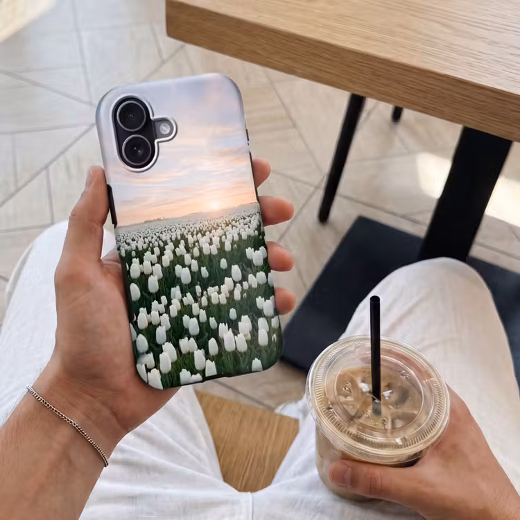 Tulpen - Landschap - Wit Toughcase MagSafe Apple iPhone 17 klein -Sfeer1M