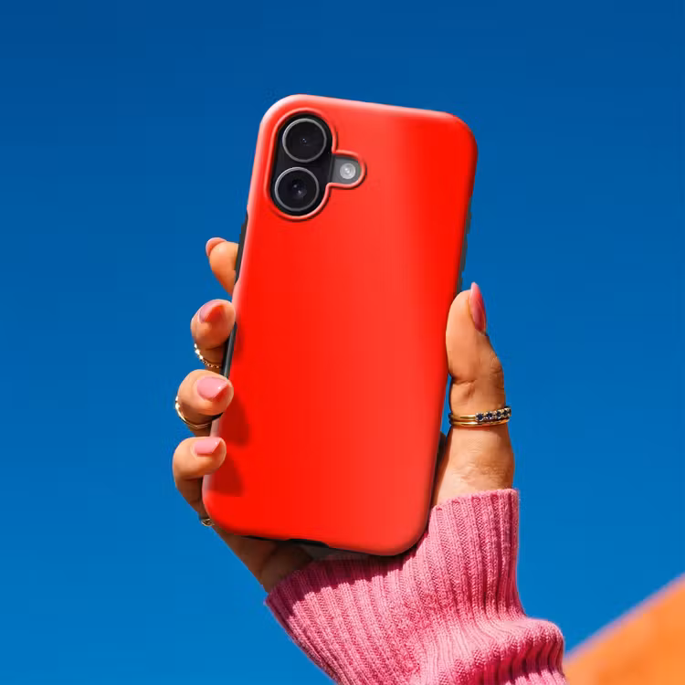 Vibrant - Vermilion - Rood Toughcase MagSafe Apple iPhone 17 klein 1017 -Sfeer1V