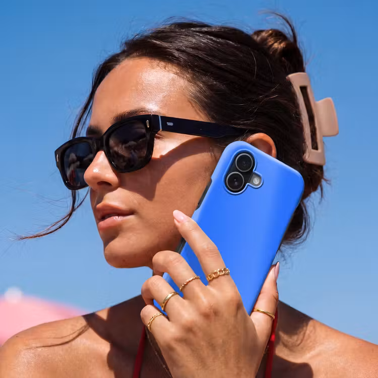 Vivid - Cobalt - Blauw Toughcase MagSafe Apple iPhone 17 klein 1017 -Sfeer2V