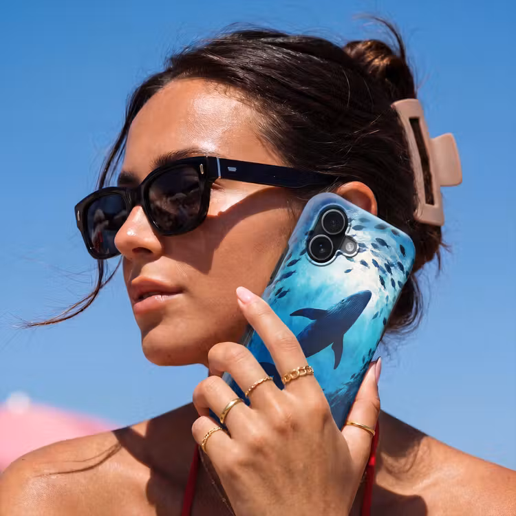 Walvis - Vissen - Donkerblauw Toughcase MagSafe Apple iPhone 17 klein -Sfeer2V