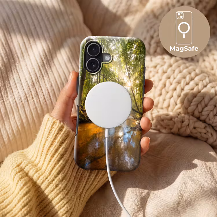 Bos - Beek - Zonlicht - Natuur - Groen Toughcase MagSafe Apple iPhone 17 klein -USP_MagsafeV
