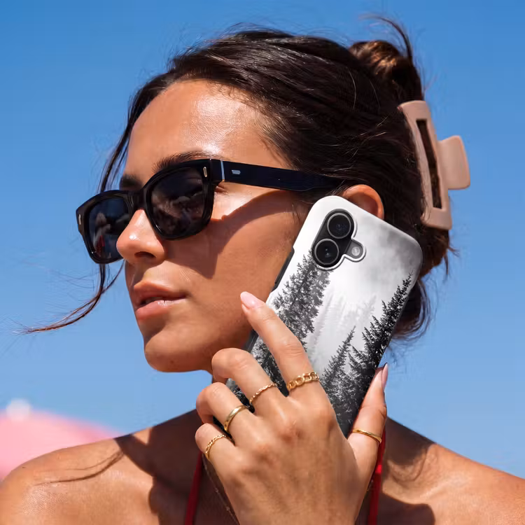 Bos - Mist - Winter - Monochroom - Natuur Toughcase MagSafe Apple iPhone 17 klein -Sfeer2V