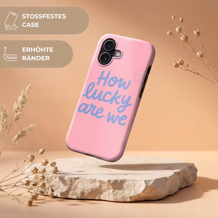 How lucky are we - Klavervier - Roze - Blauw Toughcase MagSafe Apple iPhone 17 klein -USP_RandenV_DE