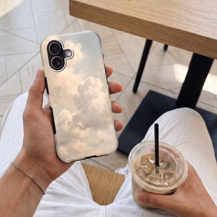 Wolken - Zacht - Natuur - Klassiek - Beige Toughcase MagSafe Apple iPhone 17 klein -Sfeer1M