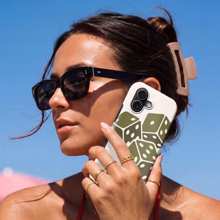 Dobbelsteen - Spel - Groen - Abstract Toughcase MagSafe Apple iPhone 17 klein -Sfeer2V