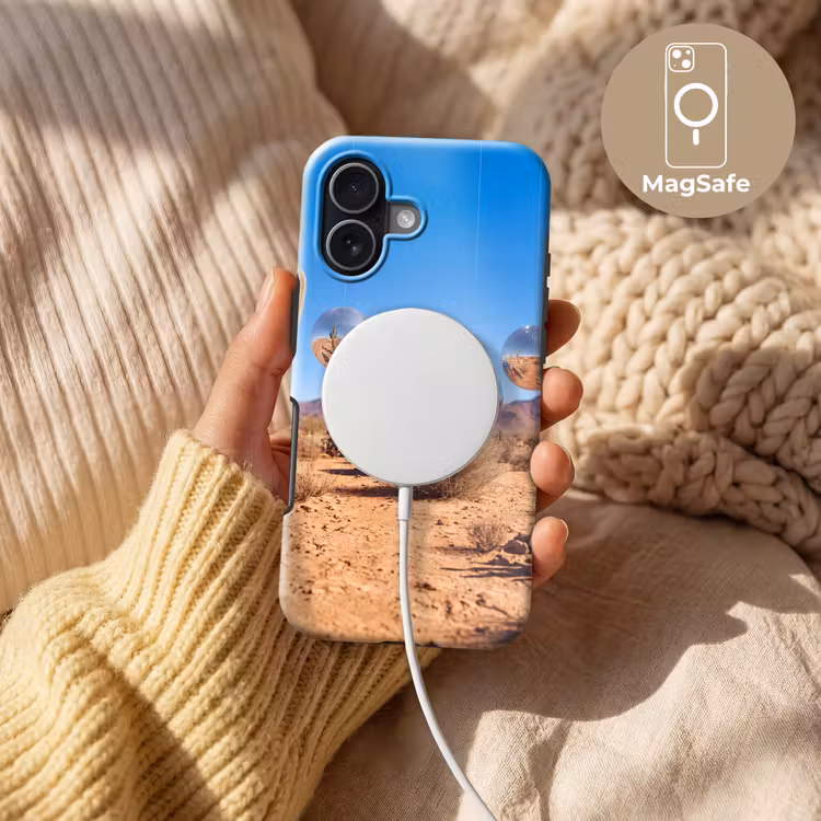 Handyhülle Toughcase - Wüste – Spiegelkugel – Kunst - Woestijn - Spiegelbal - Kunst Toughcase MagSafe Apple iPhone 17 klein
