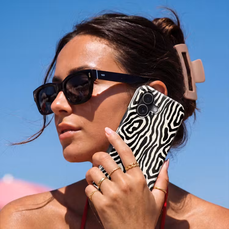 Zebra - Abstract - Zwart Toughcase MagSafe Apple iPhone 17 klein 1017 -Sfeer2V