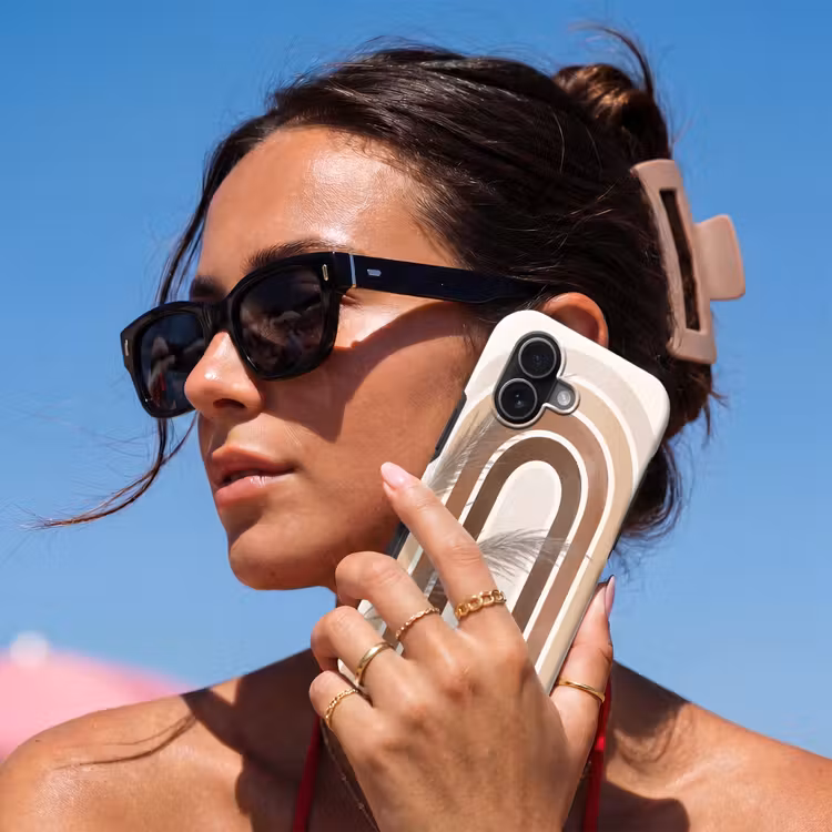 Abstract - Bogen - Plant - Boho - Beige Toughcase MagSafe Apple iPhone 17 klein -Sfeer2V