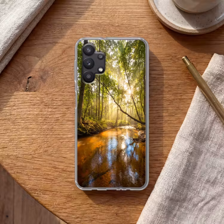 Bos - Beek - Zonlicht - Natuur - Groen Telefoonhoesje Samsung Galaxy A32 5G klein -sfeer1