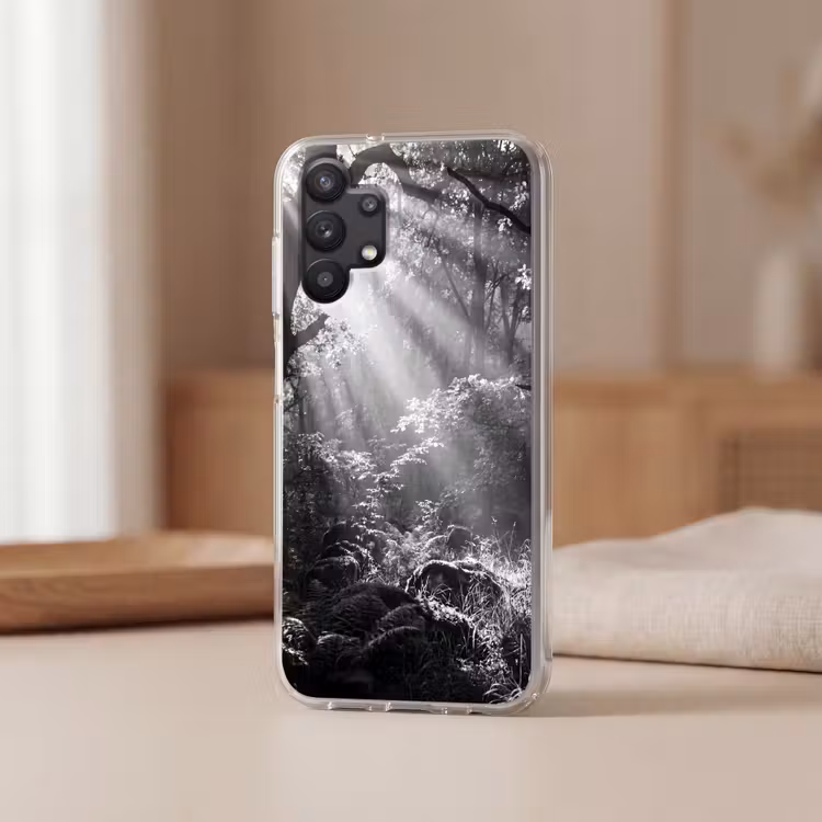 Bos - Lichtstralen - Natuur - Zwart-wit Telefoonhoesje Samsung Galaxy A32 5G klein -sfeer2