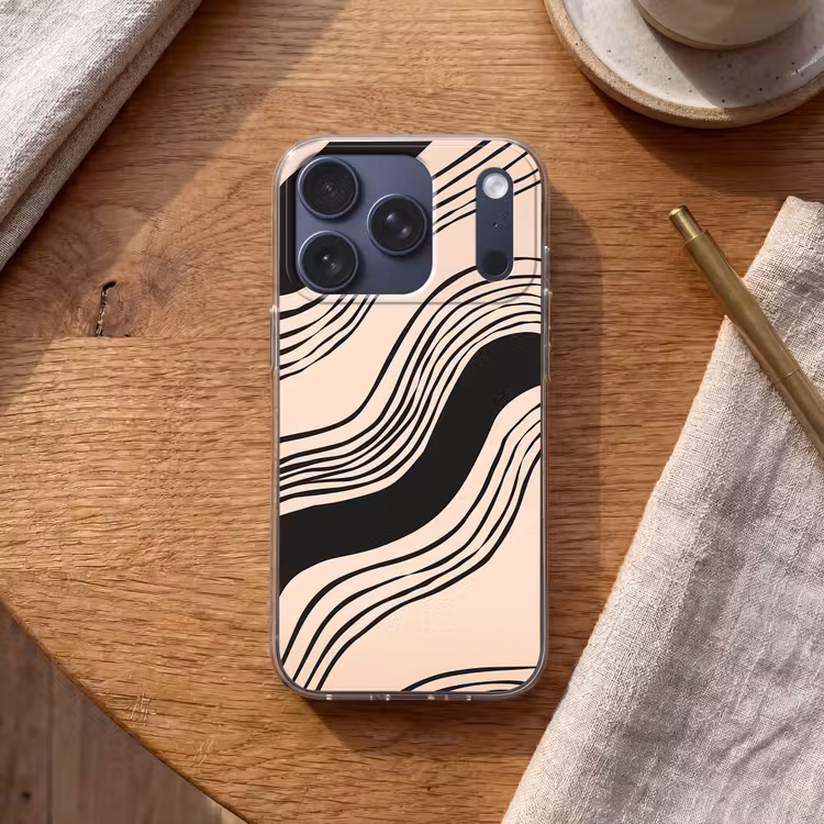 Golven - Zwart - Zandkleur Telefoonhoesje iPhone 17 Pro klein -sfeer1