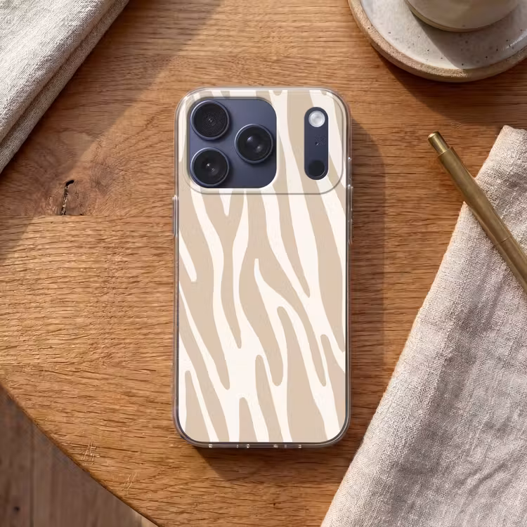 Zebraprint - Beige - Wit - Dierenprint Telefoonhoesje iPhone 17 Pro klein -sfeer1