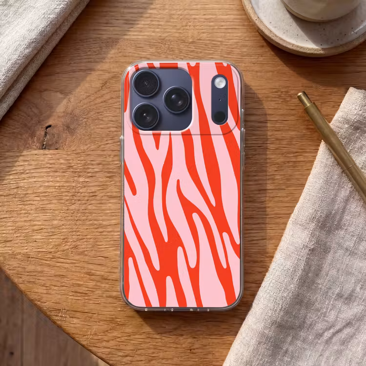 Zebraprint - Roze - Rood - Dierenprint Telefoonhoesje iPhone 17 Pro klein -sfeer1