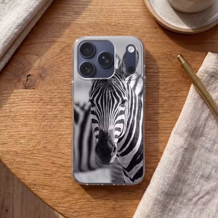Zebra's - Zwart - Wit Telefoonhoesje iPhone 17 Pro klein -sfeer1
