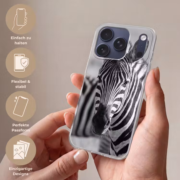 Zebra's - Zwart - Wit Telefoonhoesje iPhone 17 Pro klein -sfeer3_DE