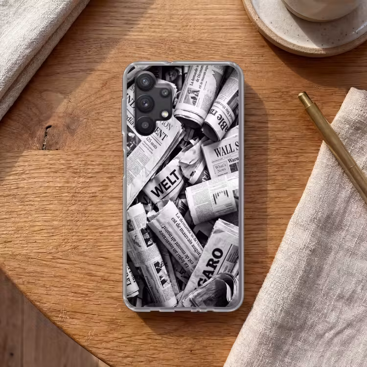 Krant - Stapel - Nieuws - Zwart-wit Telefoonhoesje Samsung Galaxy A32 5G klein -sfeer1