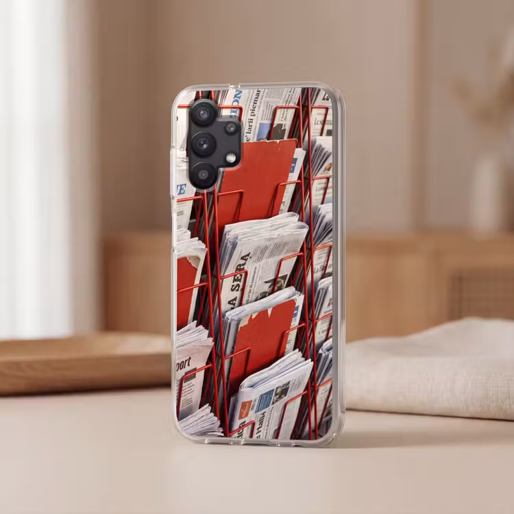 Kranten - Rek - Stedelijk - Dagelijks leven - Rood Telefoonhoesje Samsung Galaxy A32 5G klein -sfeer2