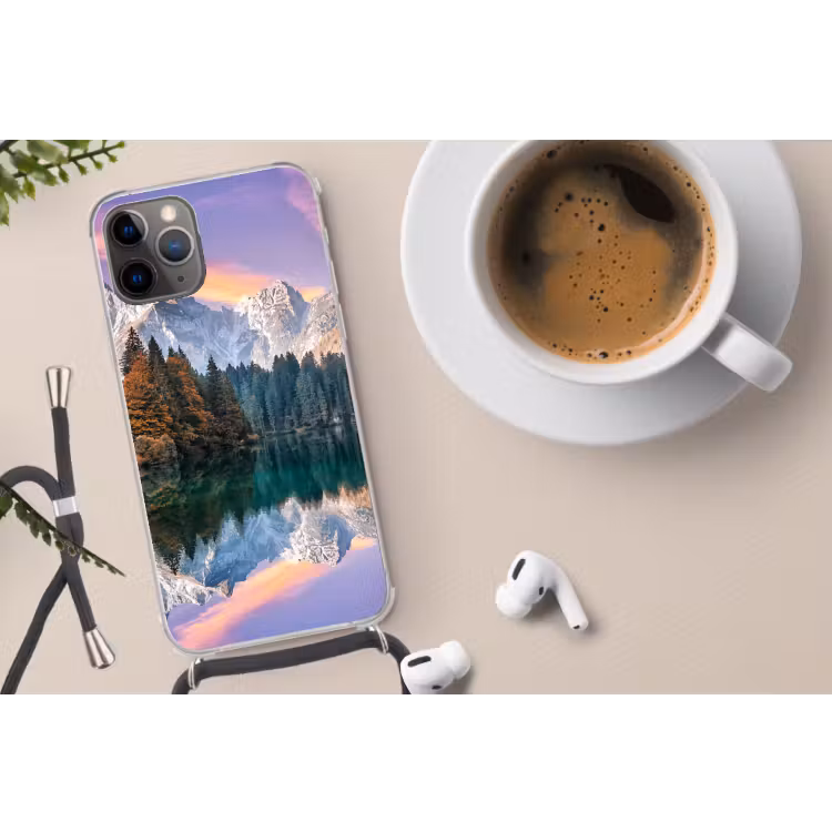 shutterstock-1459051037 Hoesje iPhone 12 Pro met koord klein -oordop