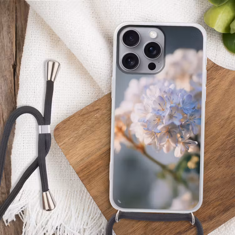 Bloemen - Lichtblauw - Wazig - Trosje Hoesje iPhone 16 Pro Max met koord klein -sfeer4